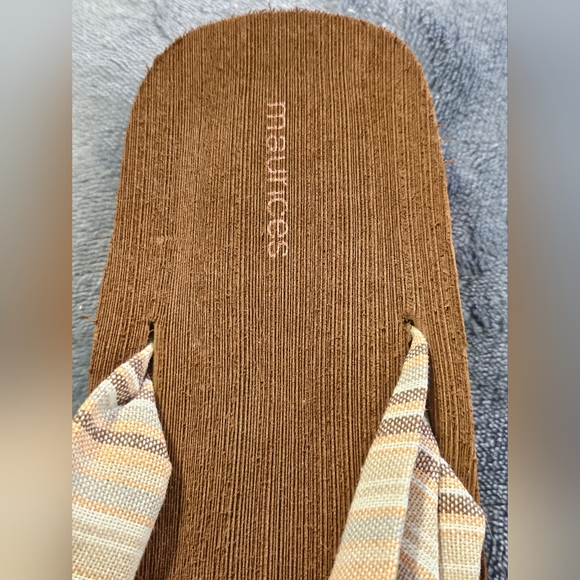 Maurices Beige Striped Sandals Size 12 - Picture 3 of 5